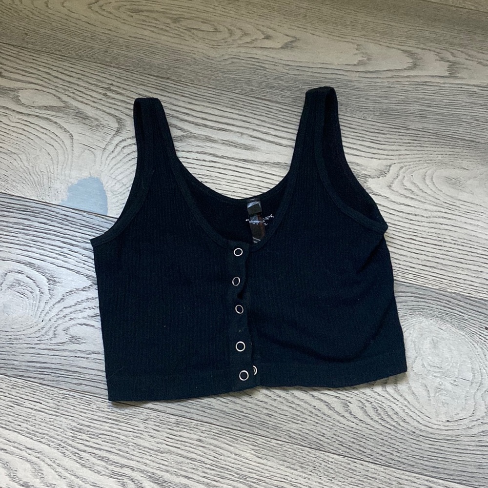 black crop button down top🌷